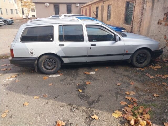 Сірий Форд Сієрра, об'ємом двигуна 2 л та пробігом 1 тис. км за 1400 $, фото 2 на Automoto.ua