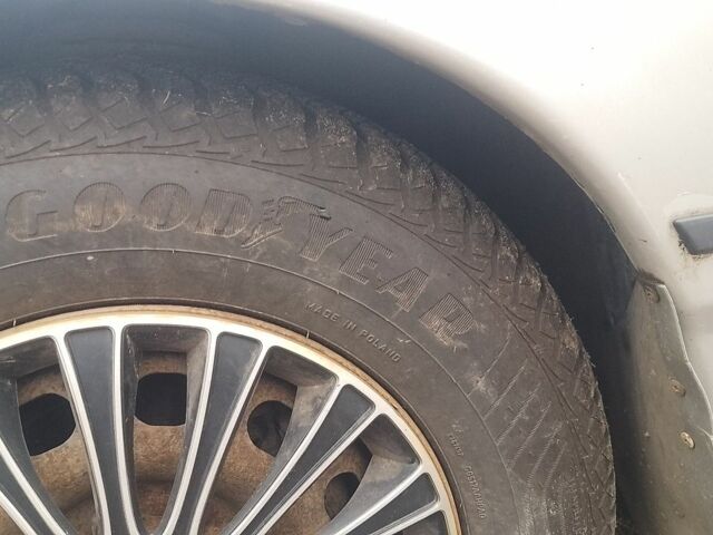 Серый Форд Сиерра, объемом двигателя 1.8 л и пробегом 44 тыс. км за 1393 $, фото 3 на Automoto.ua