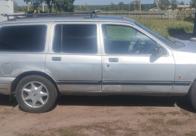 Серый Форд Сиерра, объемом двигателя 2 л и пробегом 453 тыс. км за 1071 $, фото 4 на Automoto.ua