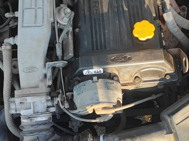 Сірий Форд Сієрра, об'ємом двигуна 2 л та пробігом 250 тис. км за 1300 $, фото 7 на Automoto.ua