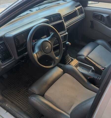 Серый Форд Сиерра, объемом двигателя 2 л и пробегом 300 тыс. км за 950 $, фото 3 на Automoto.ua