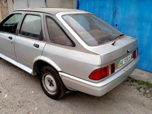 Серый Форд Сиерра, объемом двигателя 0 л и пробегом 0 тыс. км за 500 $, фото 1 на Automoto.ua