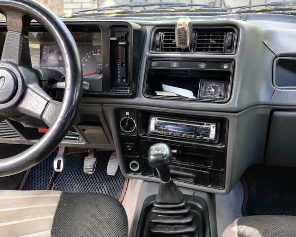 Серый Форд Сиерра, объемом двигателя 2 л и пробегом 400 тыс. км за 1000 $, фото 9 на Automoto.ua