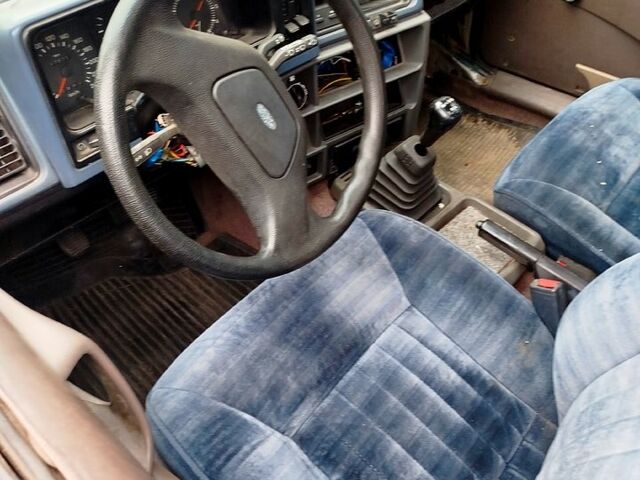 Серый Форд Сиерра, объемом двигателя 0 л и пробегом 0 тыс. км за 500 $, фото 6 на Automoto.ua