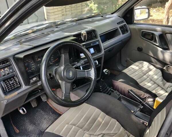 Серый Форд Сиерра, объемом двигателя 2 л и пробегом 400 тыс. км за 1000 $, фото 7 на Automoto.ua