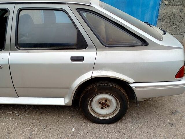 Серый Форд Сиерра, объемом двигателя 0 л и пробегом 0 тыс. км за 500 $, фото 5 на Automoto.ua