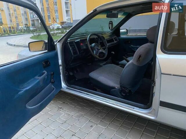 Серый Форд Сиерра, объемом двигателя 1.6 л и пробегом 150 тыс. км за 1650 $, фото 21 на Automoto.ua