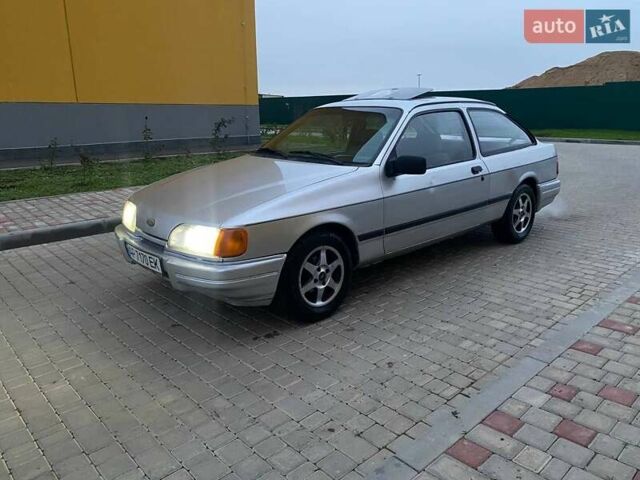 Серый Форд Сиерра, объемом двигателя 1.6 л и пробегом 150 тыс. км за 1650 $, фото 3 на Automoto.ua