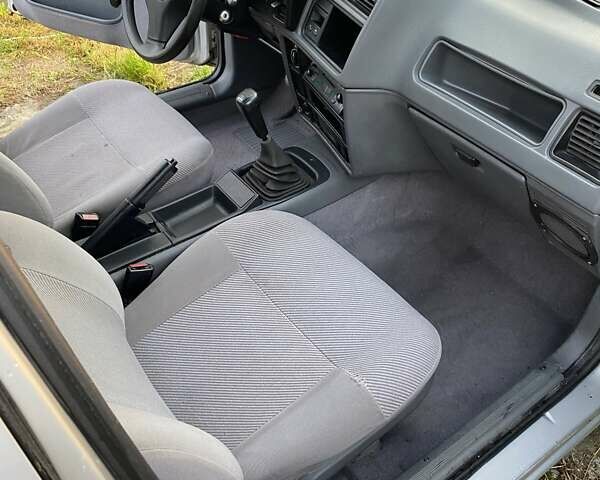 Серый Форд Сиерра, объемом двигателя 2 л и пробегом 160 тыс. км за 1000 $, фото 20 на Automoto.ua