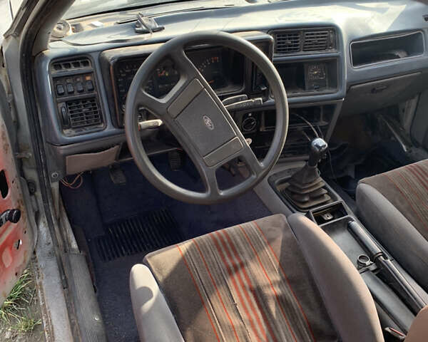 Форд Сиерра 1987 в Хмельницком на Automoto.ua Серый Форд Сиерра, объемом двигателя 2 л и пробегом 55 тыс. км за 400 $, фото 2 на Automoto.ua