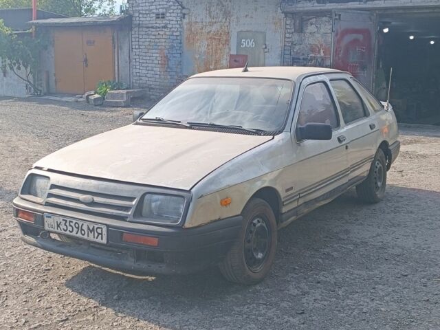 Серый Форд Сиерра, объемом двигателя 0 л и пробегом 100 тыс. км за 334 $, фото 1 на Automoto.ua