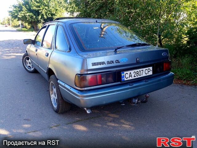 Форд Сиерра 1990 в Черкассах на Automoto.ua Серый Форд Сиерра, объемом двигателя 2 л и пробегом 0 тыс. км за 670 $, фото 1 на Automoto.ua