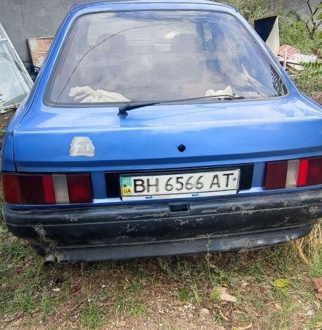 Синій Форд Сієрра, об'ємом двигуна 1.6 л та пробігом 100 тис. км за 357 $, фото 2 на Automoto.ua