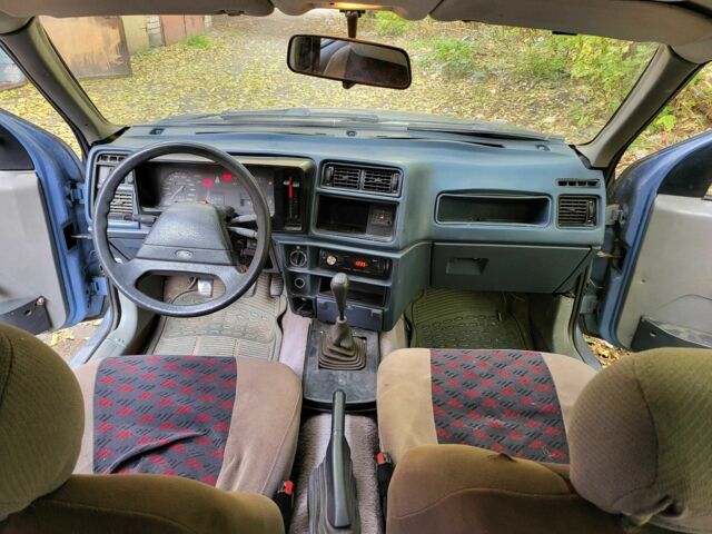 Форд Сиерра 1985 в Днепре (Днепропетровске) на Automoto.ua Синий Форд Сиерра, объемом двигателя 1.8 л и пробегом 500 тыс. км за 950 $, фото 14 на Automoto.ua