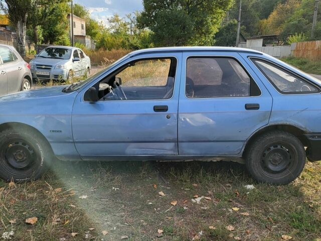 Форд Сиерра 1985 в Днепре (Днепропетровске) на Automoto.ua Синий Форд Сиерра, объемом двигателя 1.8 л и пробегом 500 тыс. км за 950 $, фото 9 на Automoto.ua