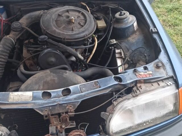 Синий Форд Сиерра, объемом двигателя 2 л и пробегом 31 тыс. км за 500 $, фото 5 на Automoto.ua
