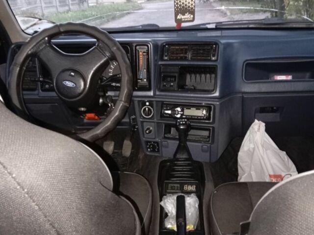 Синий Форд Сиерра, объемом двигателя 0 л и пробегом 83 тыс. км за 631 $, фото 4 на Automoto.ua
