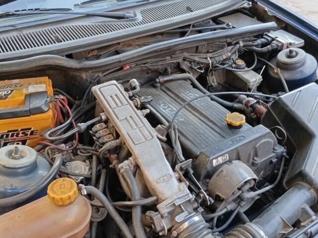 Синий Форд Сиерра, объемом двигателя 2 л и пробегом 100 тыс. км за 437 $, фото 5 на Automoto.ua