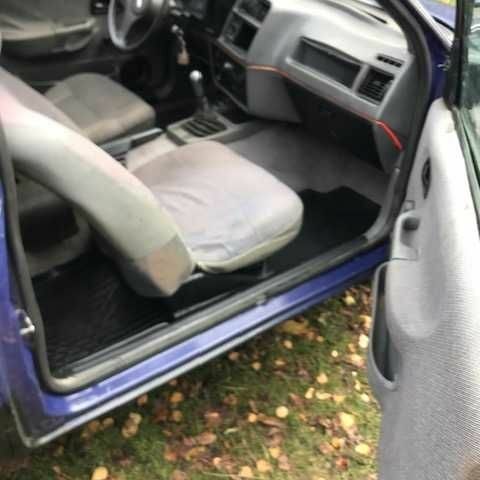 Синий Форд Сиерра, объемом двигателя 2 л и пробегом 270 тыс. км за 609 $, фото 2 на Automoto.ua