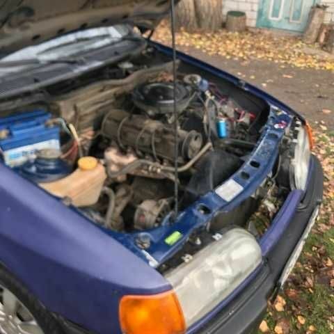 Синий Форд Сиерра, объемом двигателя 2 л и пробегом 270 тыс. км за 609 $, фото 5 на Automoto.ua