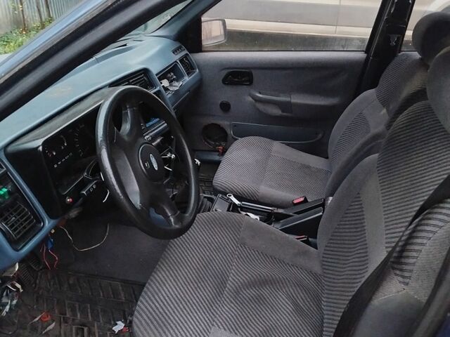 Синий Форд Сиерра, объемом двигателя 2 л и пробегом 250 тыс. км за 710 $, фото 2 на Automoto.ua