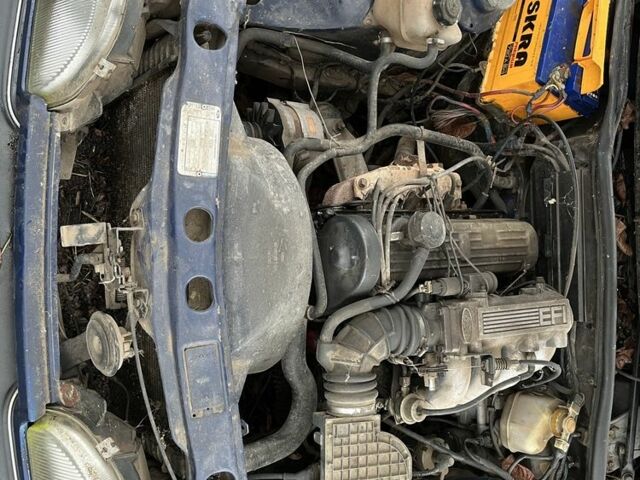 Синій Форд Сієрра, об'ємом двигуна 2 л та пробігом 300 тис. км за 400 $, фото 6 на Automoto.ua