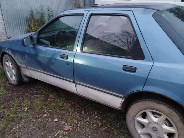 Синий Форд Сиерра, объемом двигателя 2 л и пробегом 250 тыс. км за 710 $, фото 4 на Automoto.ua