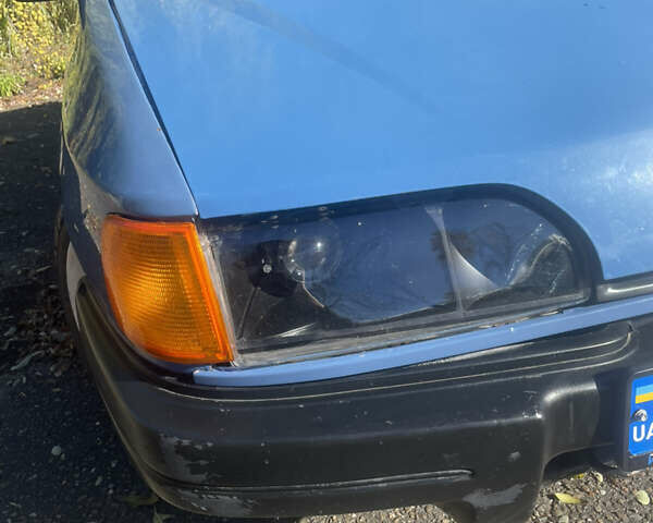 Синий Форд Сиерра, объемом двигателя 2 л и пробегом 250 тыс. км за 2000 $, фото 2 на Automoto.ua