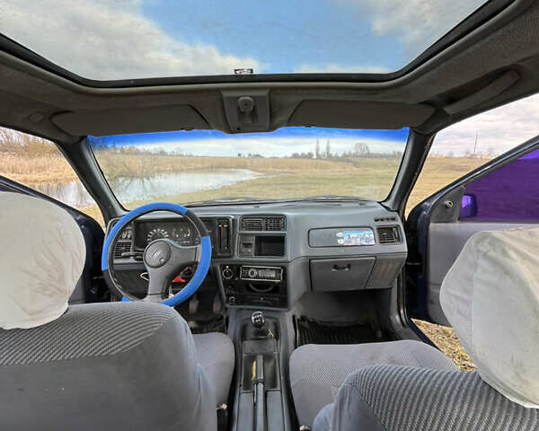 Синий Форд Сиерра, объемом двигателя 2 л и пробегом 200 тыс. км за 500 $, фото 4 на Automoto.ua