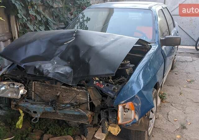 Синий Форд Сиерра, объемом двигателя 2 л и пробегом 350 тыс. км за 400 $, фото 1 на Automoto.ua