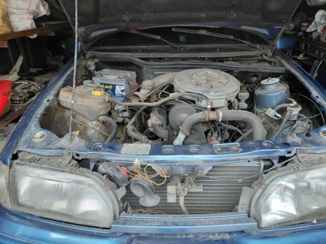 Синий Форд Сиерра, объемом двигателя 2 л и пробегом 300 тыс. км за 600 $, фото 11 на Automoto.ua