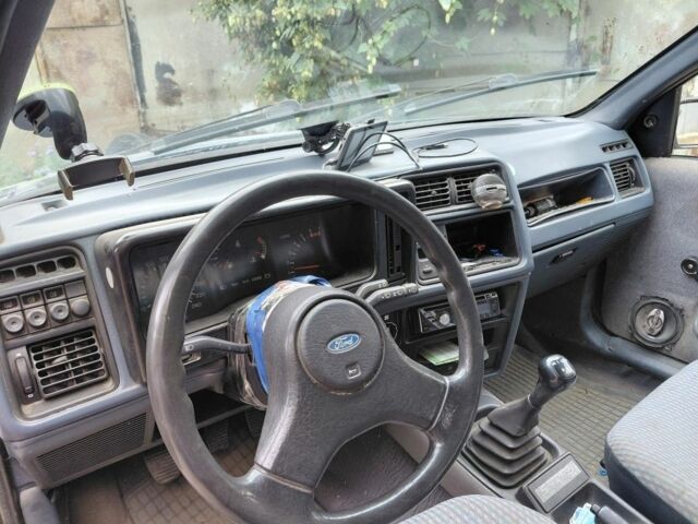 Синий Форд Сиерра, объемом двигателя 2 л и пробегом 300 тыс. км за 600 $, фото 8 на Automoto.ua