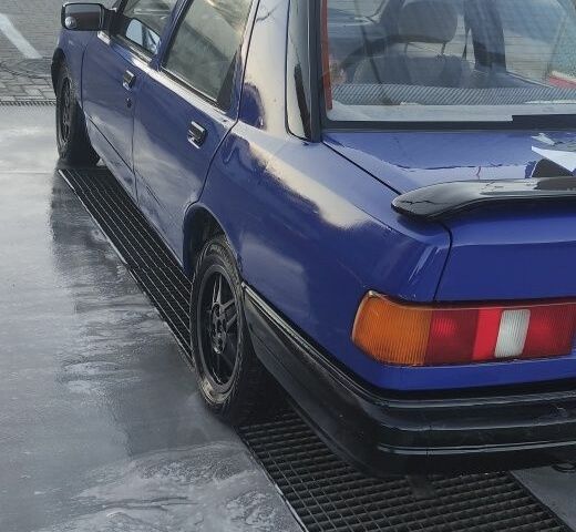 Синій Форд Сієрра, об'ємом двигуна 2 л та пробігом 346 тис. км за 700 $, фото 9 на Automoto.ua