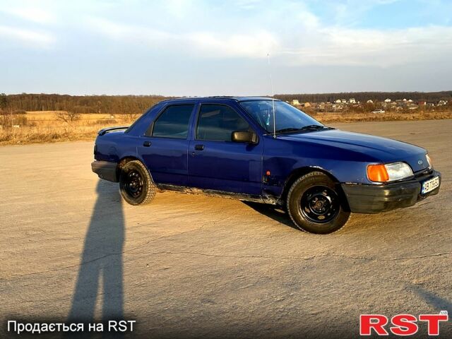 Синий Форд Сиерра, объемом двигателя 2 л и пробегом 300 тыс. км за 800 $, фото 1 на Automoto.ua