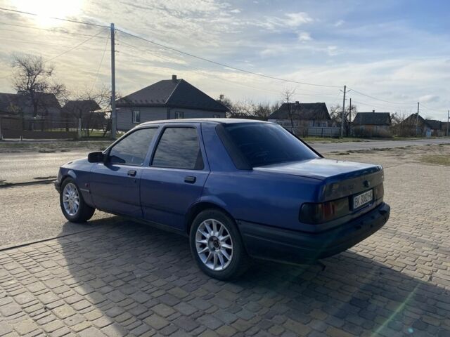 Синій Форд Сієрра, об'ємом двигуна 2 л та пробігом 300 тис. км за 750 $, фото 3 на Automoto.ua