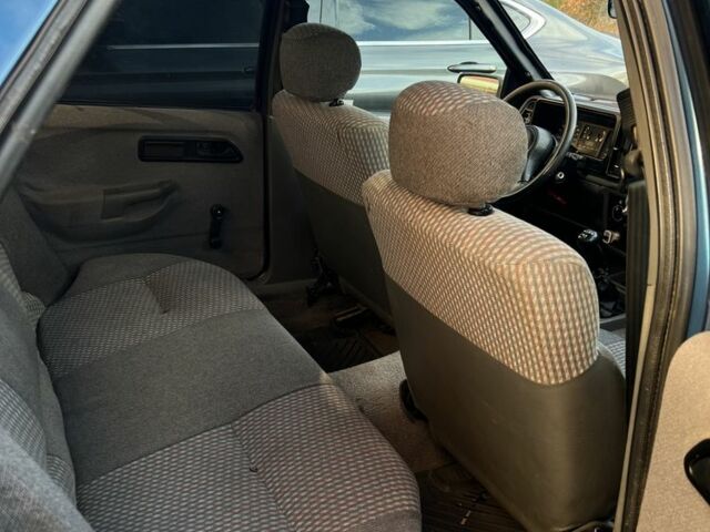 Синий Форд Сиерра, объемом двигателя 2 л и пробегом 40 тыс. км за 1150 $, фото 4 на Automoto.ua