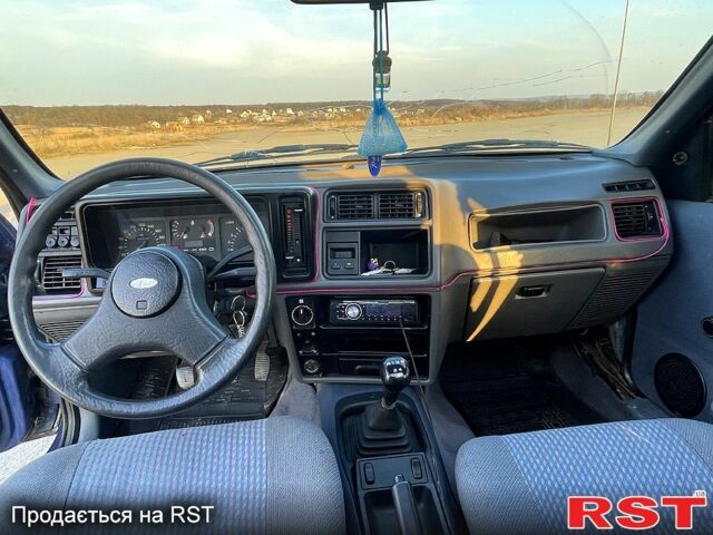 Синий Форд Сиерра, объемом двигателя 2 л и пробегом 300 тыс. км за 800 $, фото 11 на Automoto.ua