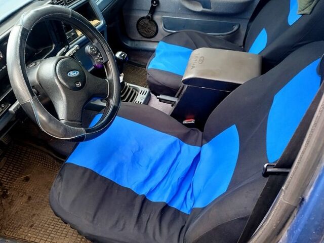 Синий Форд Сиерра, объемом двигателя 2 л и пробегом 0 тыс. км за 1500 $, фото 4 на Automoto.ua