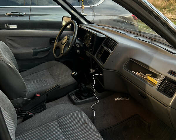 Синий Форд Сиерра, объемом двигателя 1.99 л и пробегом 40 тыс. км за 1150 $, фото 9 на Automoto.ua