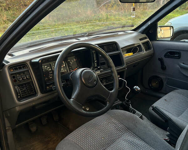 Синий Форд Сиерра, объемом двигателя 1.99 л и пробегом 40 тыс. км за 1150 $, фото 7 на Automoto.ua