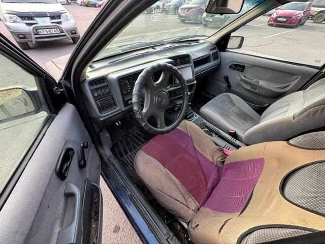 Синий Форд Сиерра, объемом двигателя 1.8 л и пробегом 250 тыс. км за 599 $, фото 7 на Automoto.ua