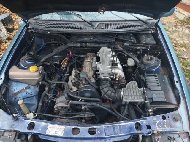 Синий Форд Сиерра, объемом двигателя 2 л и пробегом 200 тыс. км за 800 $, фото 3 на Automoto.ua