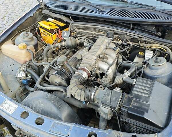 Синий Форд Сиерра, объемом двигателя 2 л и пробегом 100 тыс. км за 1600 $, фото 4 на Automoto.ua