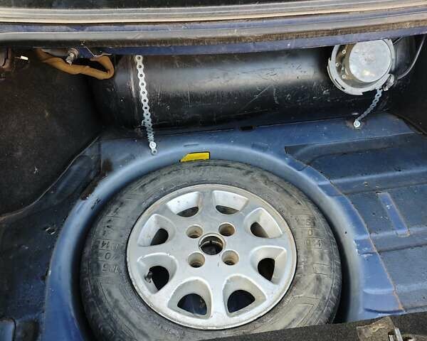 Синий Форд Сиерра, объемом двигателя 2 л и пробегом 100 тыс. км за 1600 $, фото 3 на Automoto.ua