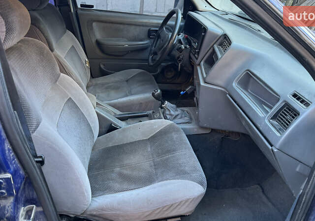 Синий Форд Сиерра, объемом двигателя 1.8 л и пробегом 130 тыс. км за 450 $, фото 7 на Automoto.ua