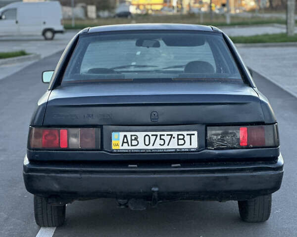 Синій Форд Сієрра, об'ємом двигуна 1.6 л та пробігом 125 тис. км за 1450 $, фото 6 на Automoto.ua