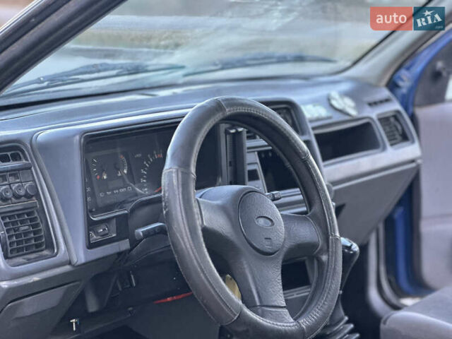 Синій Форд Сієрра, об'ємом двигуна 1.6 л та пробігом 125 тис. км за 1450 $, фото 10 на Automoto.ua