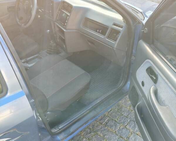 Синий Форд Сиерра, объемом двигателя 2 л и пробегом 100 тыс. км за 1600 $, фото 8 на Automoto.ua