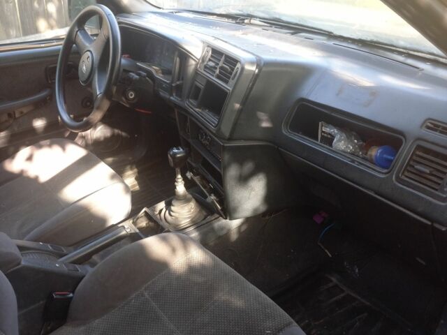 Форд Сієрра 1991 у Житомирі на Automoto.ua Синій Форд Сієрра, об'ємом двигуна 2 л та пробігом 200 тис. км за 476 $, фото 2 на Automoto.ua