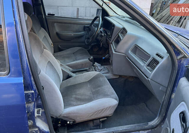 Синий Форд Сиерра, объемом двигателя 1.8 л и пробегом 130 тыс. км за 450 $, фото 12 на Automoto.ua